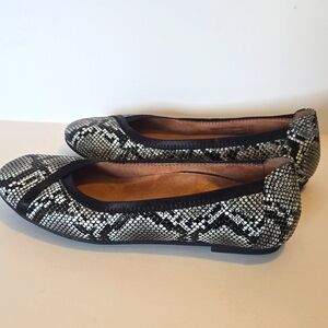 Vionic 6.5 Snakeskin Pattern